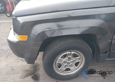 2017 Jeep Patriot Sport 4X4 z USA, uszkodzony, nr VIN 1C4NJRBB5HD142161